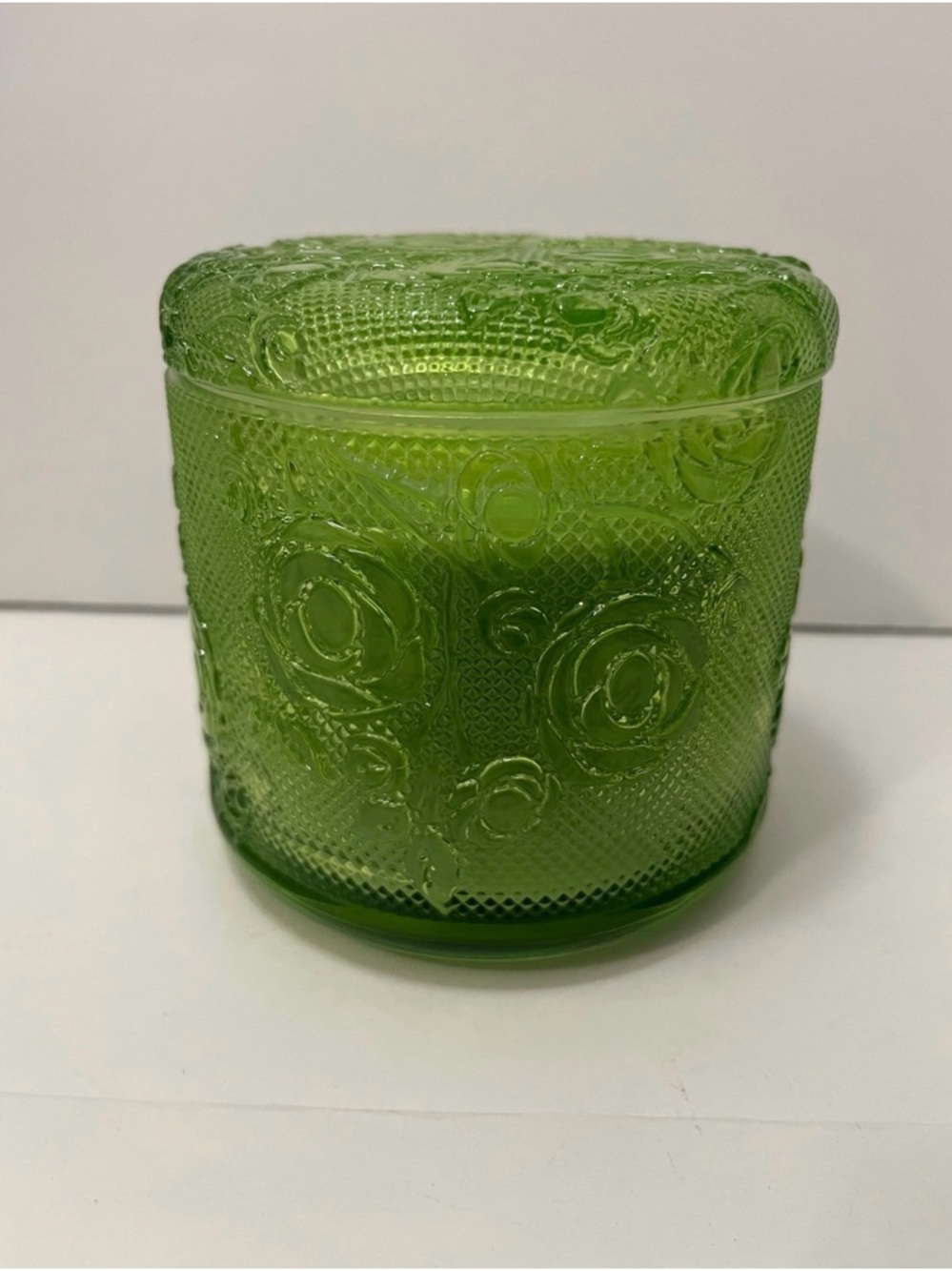 Homeworx Slatkin & Co. Lemon Leaf 3 Wick Candle in Green Flower Embossed Glass